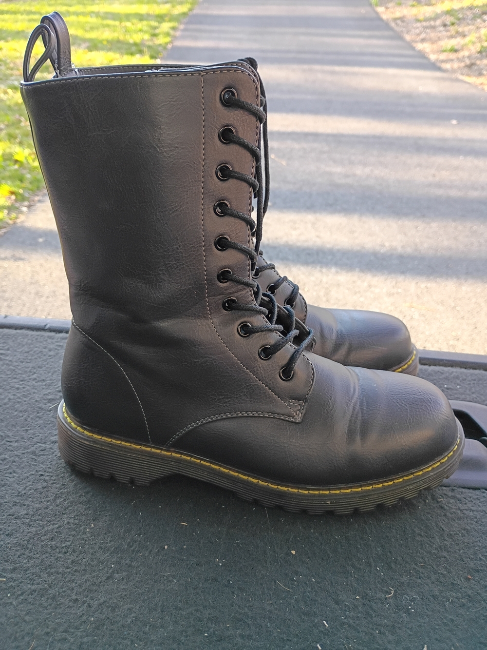 Henry Ferrera Black Leather Lace-Up Combat Boots with Yellow Stitching Women's 7
